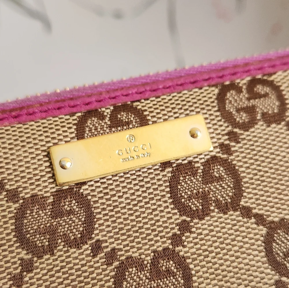 GUCCI GG Logo Canvas Zip Around Wallet - Picture 7 of 14